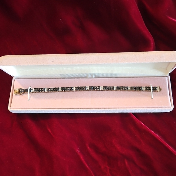 Silver and Black Tennis Bracelet with Classic Design - Picture 8 of 9